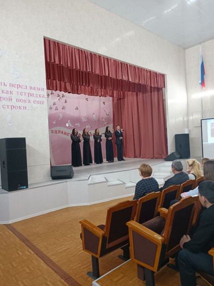 Торжественная концертная программа, посвященная памяти героя школы - Дмитрия Викторовича Балухо.